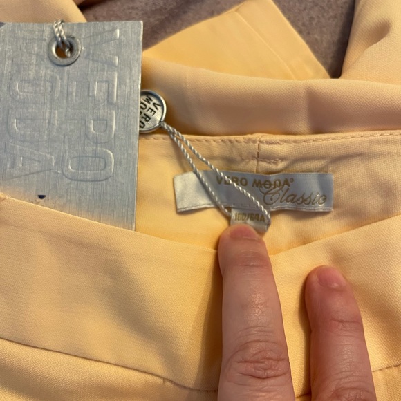 Vero Moda - Size 9/10 - Picture 3 of 3